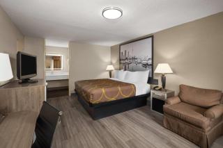 Super 8 by Wyndham Macon West - 1