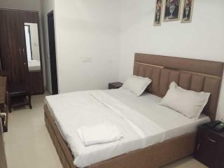 Hotel O Sua Road Crossway Ludhiana Formerly White Solitaire - 3