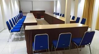 The Garden Hotel - 8