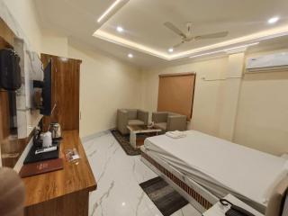 Hotel O HIGHWAY RETREAT HOTEL - 2