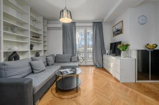 Lumina modern apartment with balcony - 3