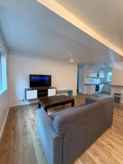 Budds Beach Apartments - 2