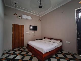 Aravalli Mount View Hotel And Restaurant - 9