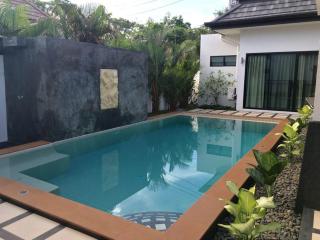 Clos Vougeot Villa by G Estate - Strand Rawai - 1