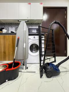 Cozy & Fully Equipped 1BR with Big Balcony - Masdar City, next to the Airport - 9