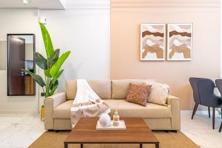 Cozy & Fully Equipped 1BR with Big Balcony - Masdar City, next to the Airport - 2