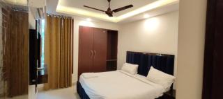 Sri Mahal Banquet And Resort - 0