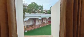 Sri Mahal Banquet And Resort - 4