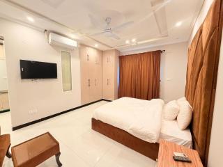 Green Cottage F-8 - 1