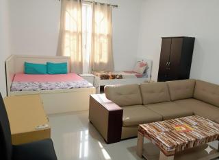 استوديو كبير جداً مع مدخل مستقل بالكامل مفروش وجاهز للسكن فوراً موقع مميز في منطقة الوحدة مول هدوء راحة وصول سريع لكل الخدمات مناسب فرد أو زوجين - Abu Dhabi - 9