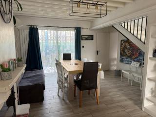 Les Micocouliers - Spacieuse maison,4chambres ,avec Jardin- Parking -Wifi - 6