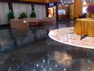 Golden Lustre Hotel - 4