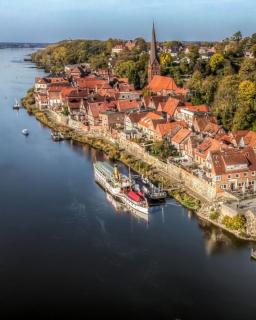 Stadtwohnung ElbGlück grosses Appartement mit eigenem Parkplatz - 2