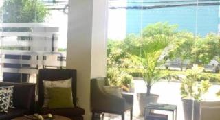 Home Crest Hotel - 1