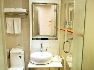 Super 8 Hotel Yiwu Binwang - 4