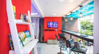 Long Beach Hotel Patong - 8