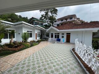 OYO LIFE 92844 Penginapan Cibodas - 6