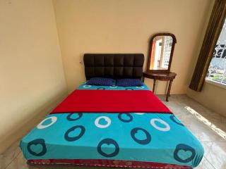 OYO LIFE 92844 Penginapan Cibodas - 4