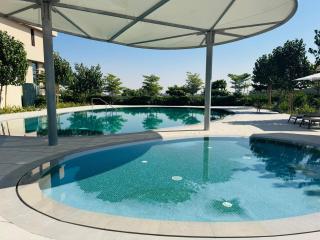 Cozy 1-Bedroom Haven in Al Zorah, Ajman - 9