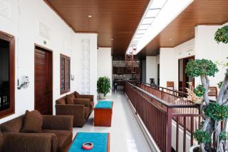 Urbanview Hotel Arta Guna Casa - 5