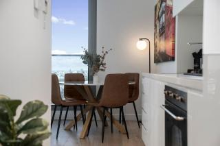 Spectacular Southbank Bay Views, Pool, Gym - 4