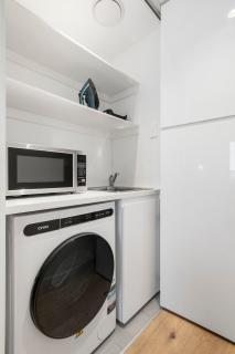 Spectacular Southbank Bay Views, Pool, Gym - 3