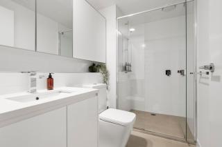 Spectacular Southbank Bay Views, Pool, Gym - 1