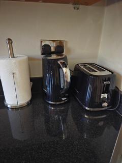 Brand new - Junction 10 M6 A454 Keyway -4 Beds - Newly Reno ONGOING - Bilston Willenhall Wolverhampton Photos will change late January - Large Driveway for LWB Vans -Walsall 90 - Foundry Business Park- Walsall Bloxwich - BY Samina - ARZ Stays - 1