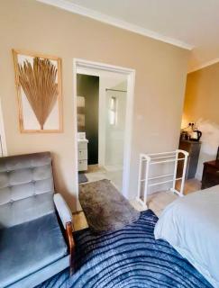 Modern studio in Greendale - 2337 - 5