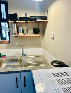 Modern studio in Greendale - 2337 - 4