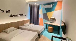 Alexander Hotel Tegal - 2