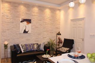 Opposite thermal bath, city centre, 2 bed, 2 bath - 0