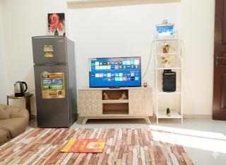 استوديو كبير جداً مع مدخل مستقل بالكامل مفروش وجاهز للسكن فوراً موقع مميز في منطقة الوحدة مول هدوء راحة وصول سريع لكل الخدمات مناسب فرد أو زوجين - Abu Dhabi - 8