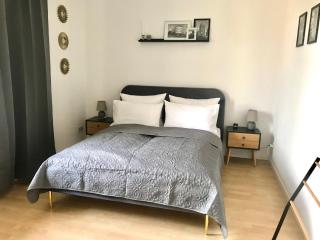 Purer Luxus mit 2 Schlafzimmern, Balkon und Privat-Parkplatz - 5
