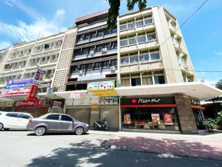 OYO 89398 Doorbellz - 8