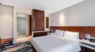 Qingdao Tired Bird Hotel - 9