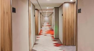 Borrman Hotel Zhenjiang Dashikou Suning Plaza - 4