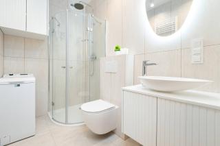 Bright AC Studio with Parking Next to Manufaktura by Noclegi Renters - 6