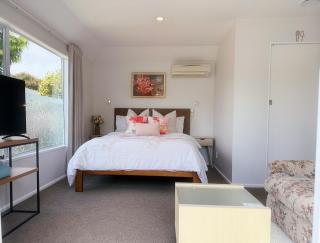 Cozy & Sunny Room-Near City, Short Drive to City Center & Coast - 5