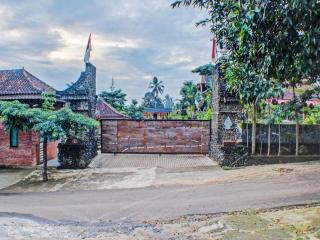 Capital O 92681 Randu Mas Hotel & Resort Taman Purbakala - 3