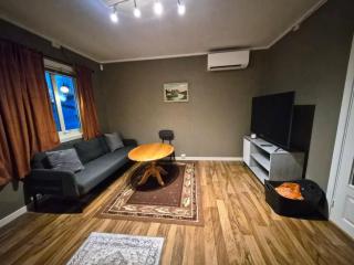 Cosy flat with its own entrance and parking - Harstad - 8