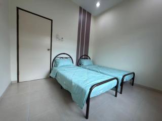 Taman Banang Ria Simple Homestay - 5