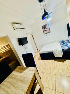 Grandeals Place hotel - 9