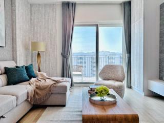 Waterfront 1BR at Waters Edge Yas Island - 0