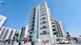 Waterfront 1BR at Waters Edge Yas Island - 4