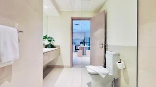 Waterfront 1BR at Waters Edge Yas Island - 2