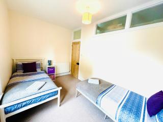 NEW Rowhills Ventnor an ideal family holiday home - 4