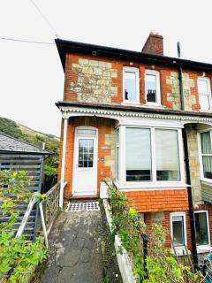 NEW Rowhills Ventnor an ideal family holiday home - 3