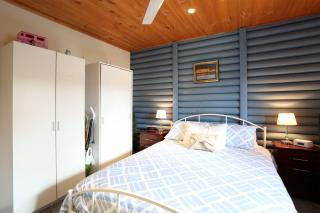 Chloes Cabin Accommodation - 9