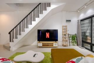 MIQ Ekkamai1 - 5BR house 65 inch TV - 9